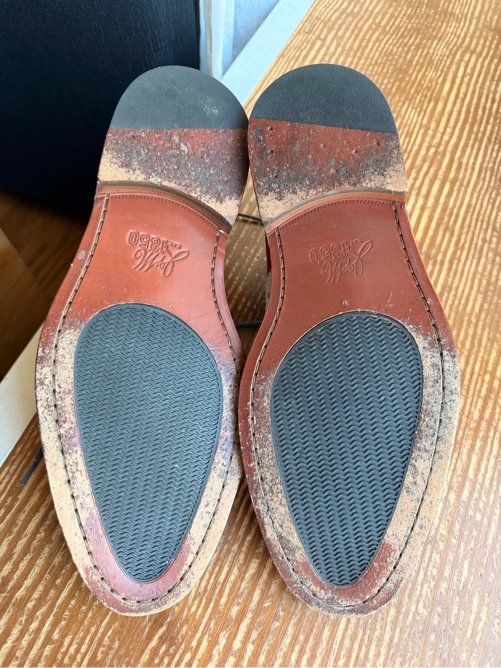 Johnston & Murphy Tri-Color Wingtip Brogues in Navy, Cream & Rust - Picture 3 of 4